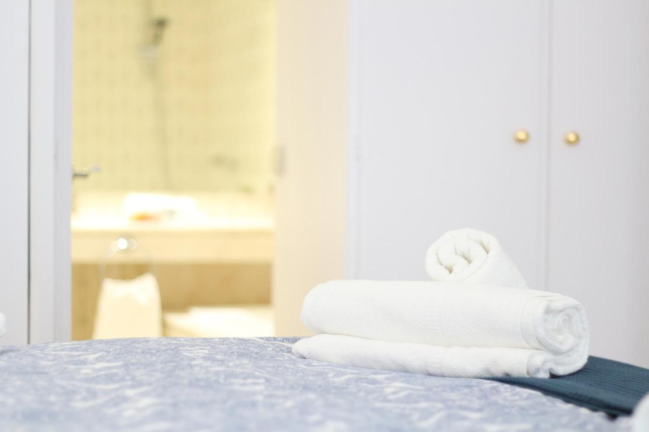 Apartament Urbantec Realty - Plaza De Colon Madryt Zewnętrze zdjęcie
